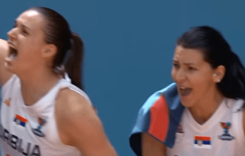 SRPKINJE DEKLASIRALE GRKINJE: Marinine LAVICE održale čas BASKETA!